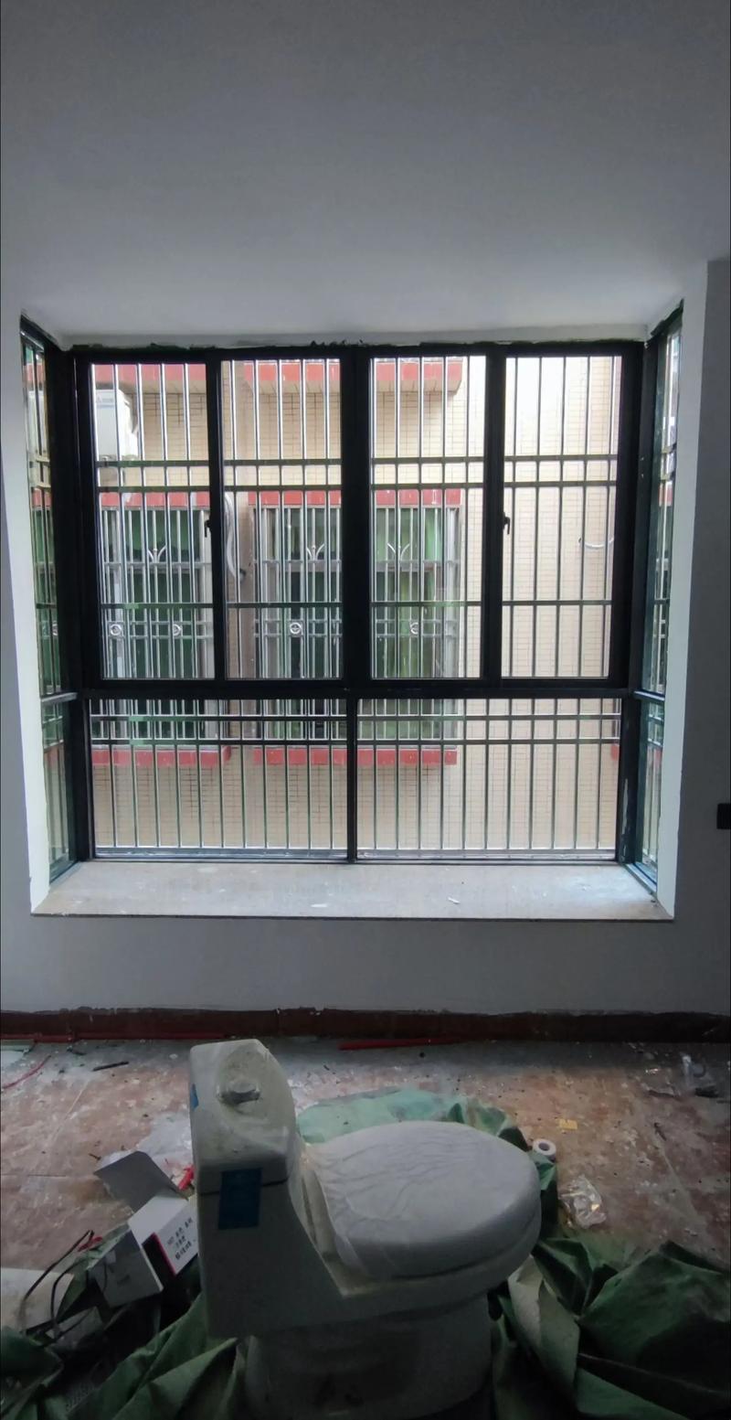 門窗人的日常 用心守護(hù)家的每一道風(fēng)景與安全